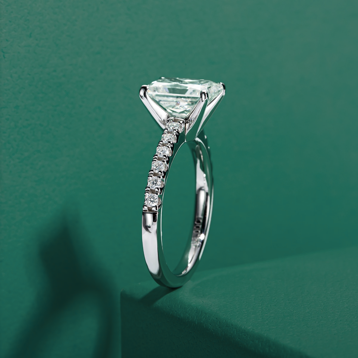 Anel Promise Lumière com Moissanite – Ouro Branco 18k