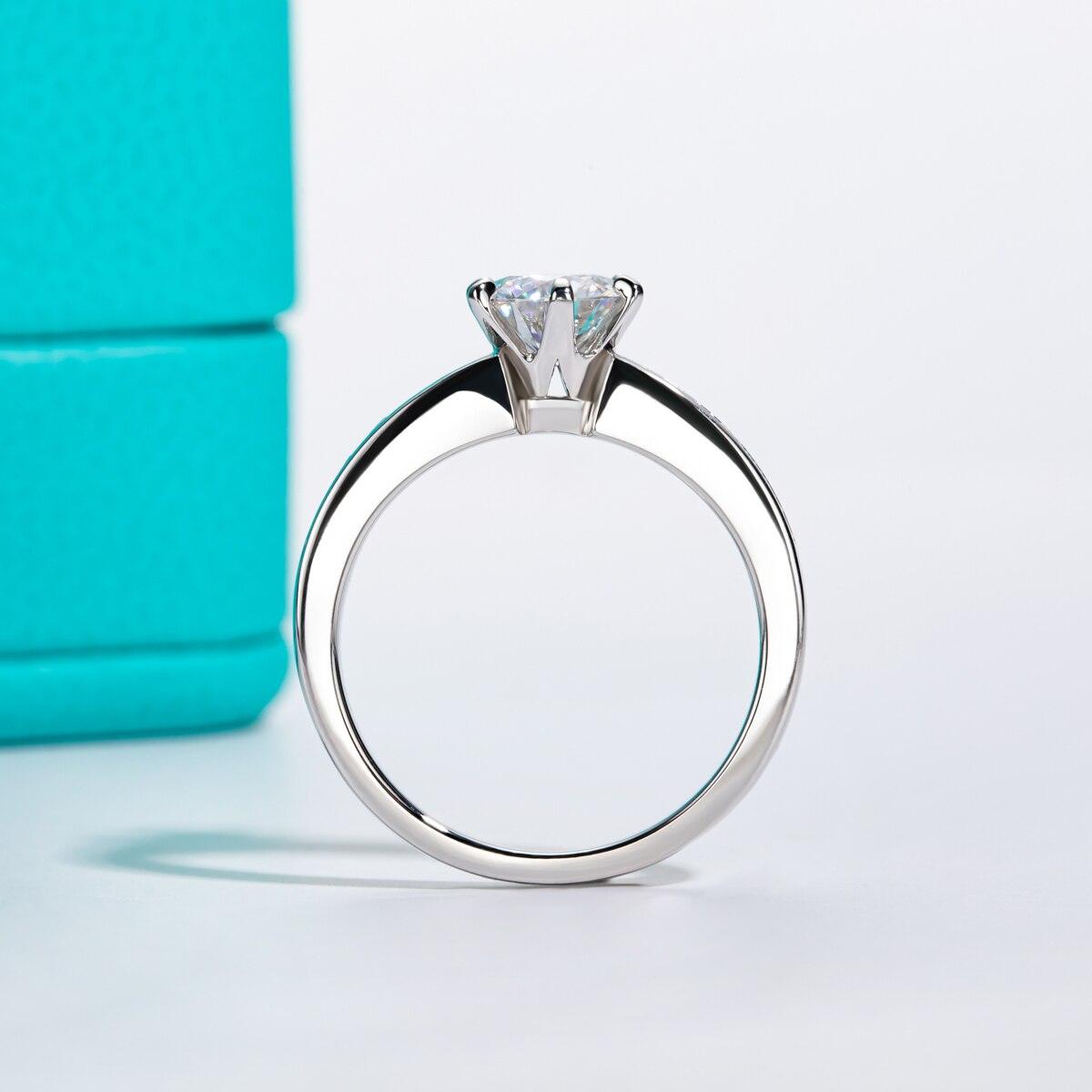 Anel Fairy Cravejado com Moissanite – Ouro Branco 18k