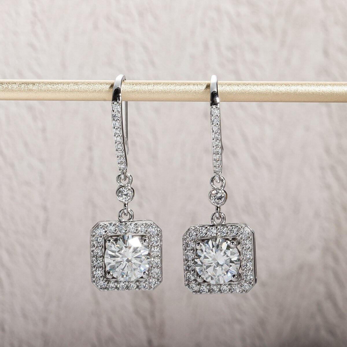 Brinco Gota Prisma com Moissanite – Prata 925