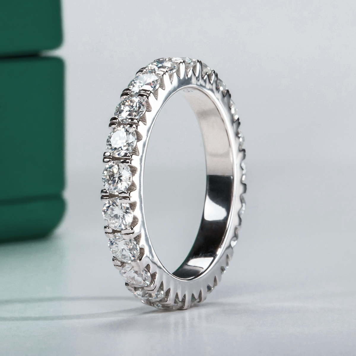 Aliança Evermore com Moissanite – Ouro Branco 18k