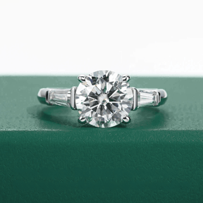Anel Tríade Brilhante com Moissanite – Ouro Branco 18k