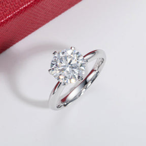 Anel Solitário com Moissanite Brilhante – Prata 925