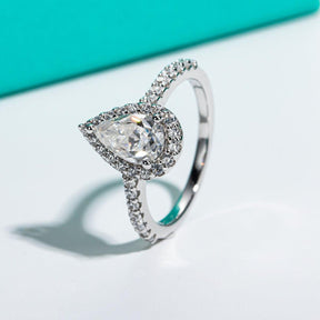 Anel Gota com Moissanite Cravejado – Ouro Branco 18k