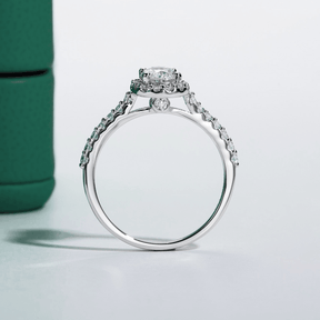 Anel Oval Halo com Moissanite – Ouro Branco 18k