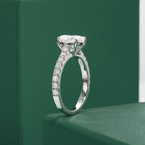 Anel Solitário Oval com Moissanite – Prata 925