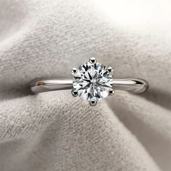 Anel Solitário com Moissanite Brilhante – Prata 925