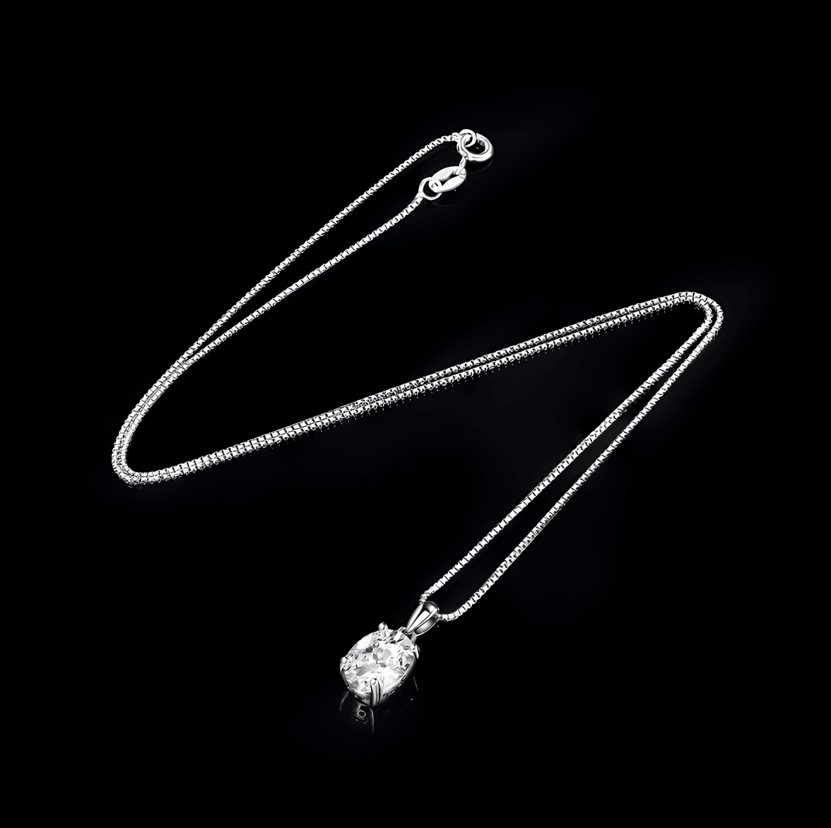 Colar Oval com Moissanite – 4 Garras em Ouro Branco 18k