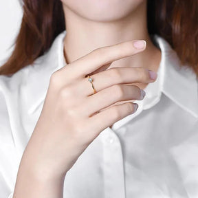 Anel Solitário Aura com Moissanite – Ouro 18k