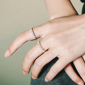 Anel Meia Aliança Eternity com Moissanite