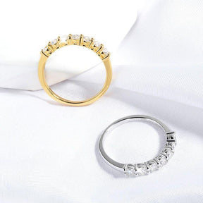 Anel Meia Aliança Eternity com Moissanite