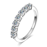 Anel Meia Aliança Eternity com Moissanite