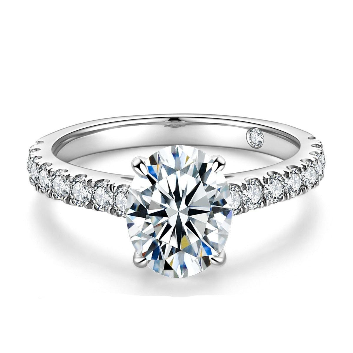 Anel Solitário Oval com Moissanite – Prata 925