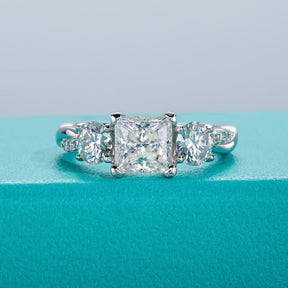 Anel Laço de Luz com Moissanite - Ouro Branco 18k
