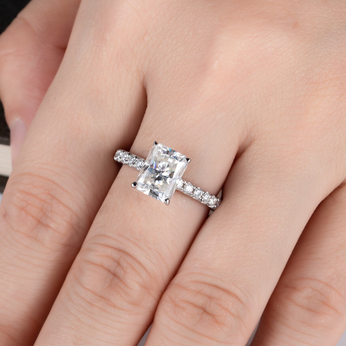 Anel Promise Lumière com Moissanite – Ouro Branco 18k