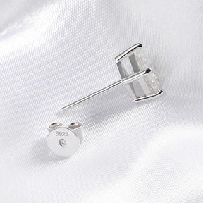 Brinco Solitário Princess com Moissanite – Prata 925