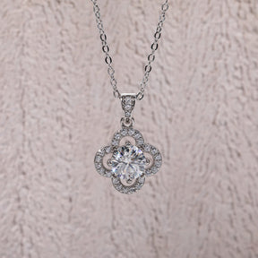 Colar Flower com Moissanite – Ouro Branco 18k