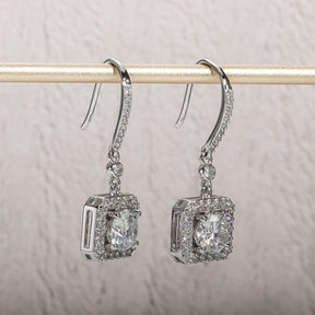 Brinco Gota Prisma com Moissanite – Prata 925