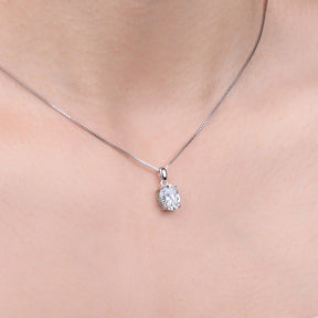 Colar Oval com Moissanite – 4 Garras em Ouro Branco 18k