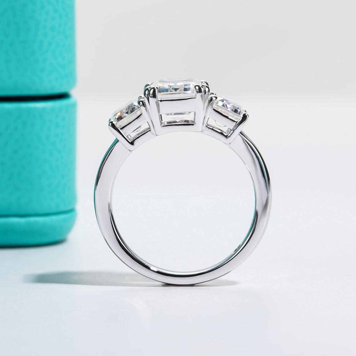 Anel Trinity com Esmeralda Moissanite – Prata 925