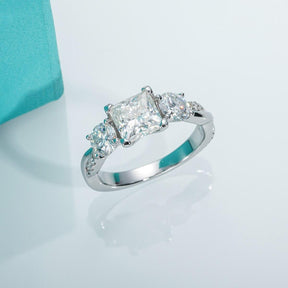 Anel Laço de Luz com Moissanite - Ouro Branco 18k