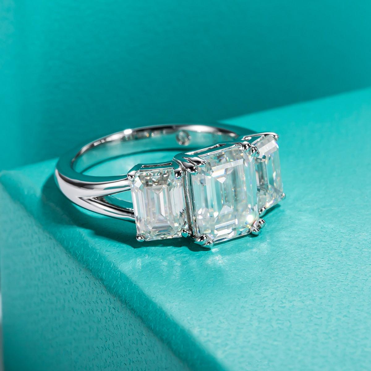Anel Trinity com Esmeralda Moissanite – Prata 925